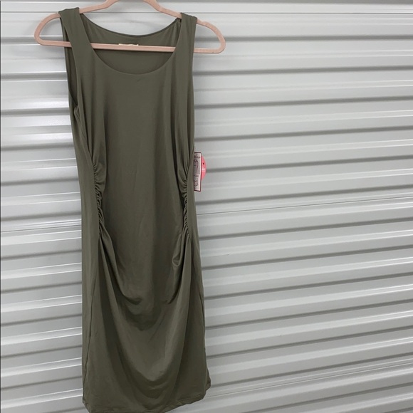 Heart Hips Khaki Sleeveless Top - Picture 1 of 4